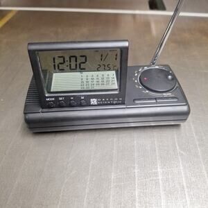 Vintage Oregon Scientific Portable Radio Model 7126/7126EL Retro Small AM/FM 80s